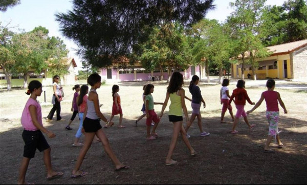 ΟΑΕΔ: Εως 8 Απριλίου οι αιτήσεις για τις παιδικές κατασκηνώσεις